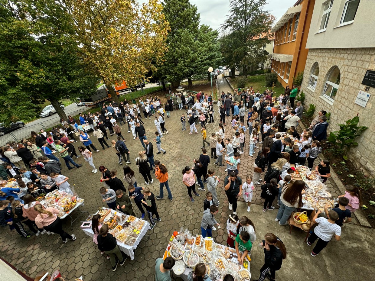 DAN KRUHA I ZAHVALNOSTI ZA PLODOVE ZEMLJE / MEĐUNARODNI DAN BORBE PROTIV SIROMAŠTVA